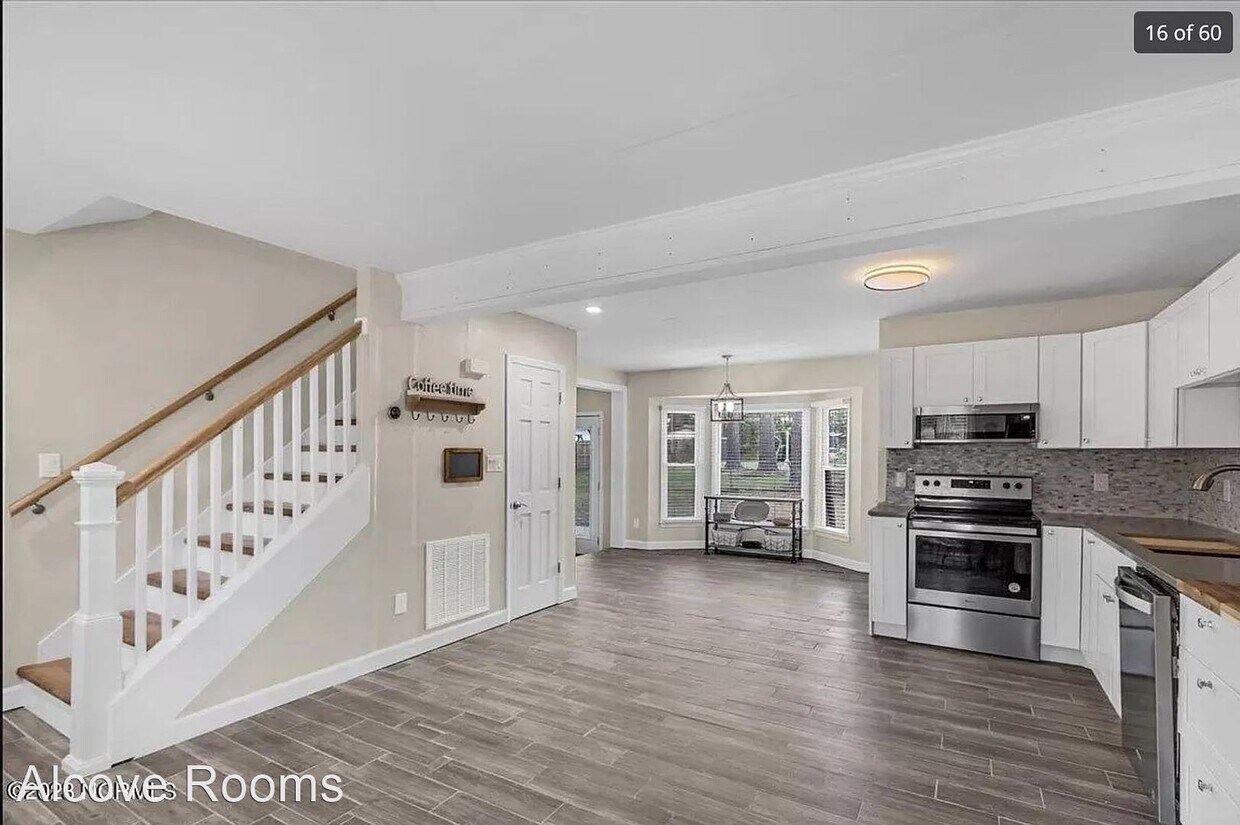 Foto principal - 1 br, 1 bath House - 6242 Lakehaven Dr