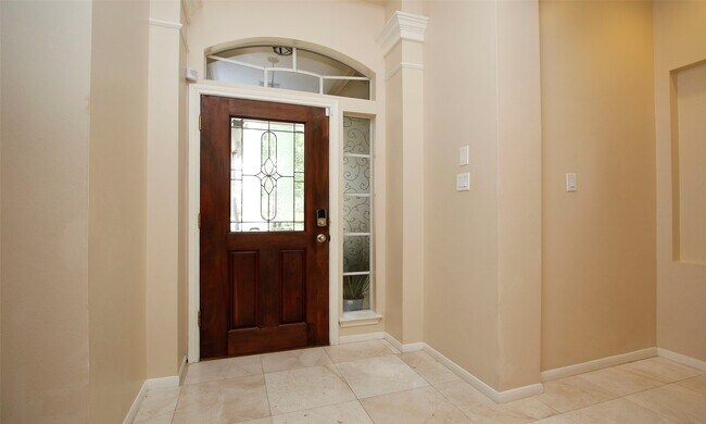 Building Photo - 19 E Sunny Slope Cir