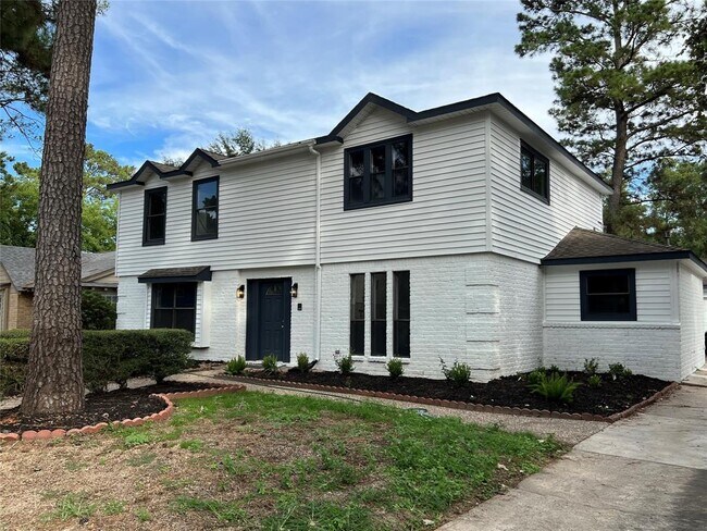 Foto del edificio - 7619 Fountaingrove Ln