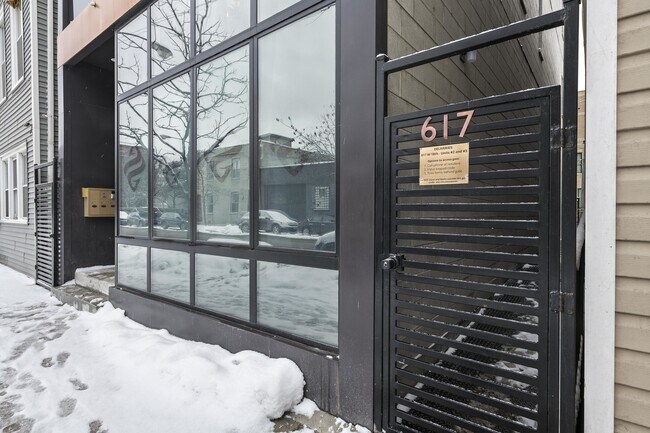 Foto del edificio - 617 W 18th St