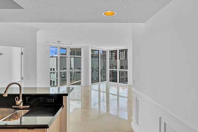 Foto del edificio - 111 SE 8th Ave