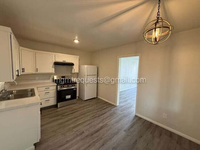 Building Photo - 4228 Tenth St, Unit 4228