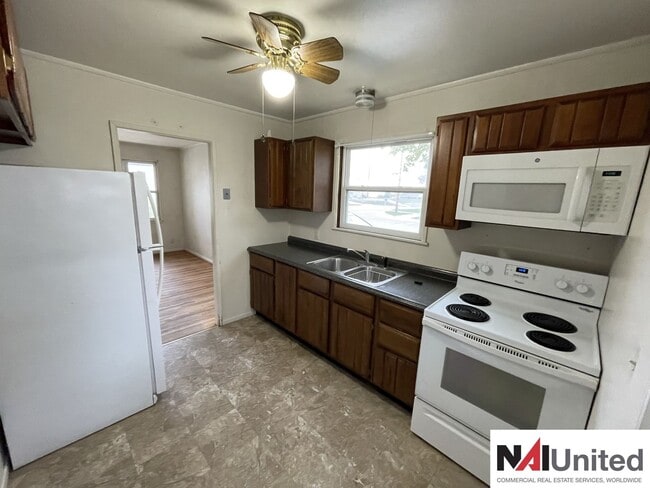 Foto del edificio - Two bedroom, One bathroom home for rent