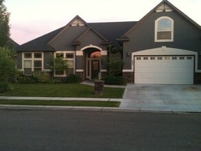 Building Photo - 903 W Arbor Pointe Way