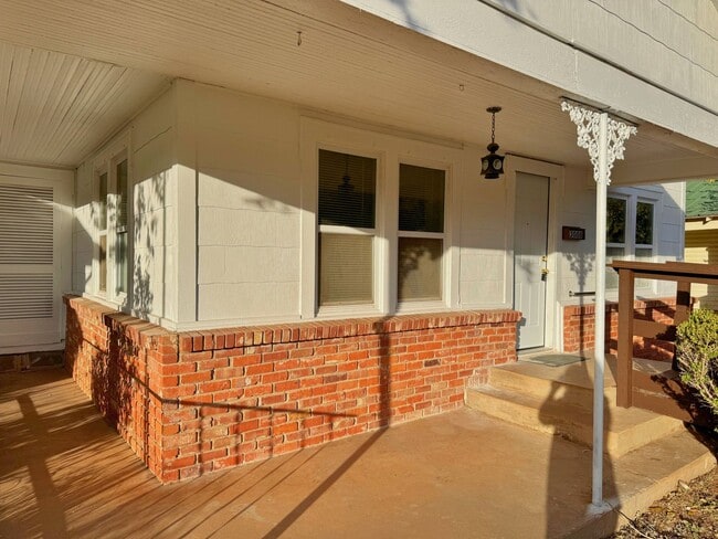 Foto del edificio - 3 Bed 1 Bath Craftsman Home