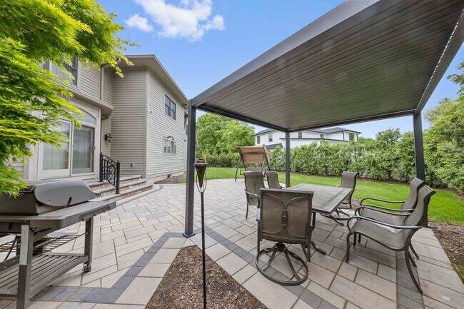 Building Photo - 100 Nichols Dr