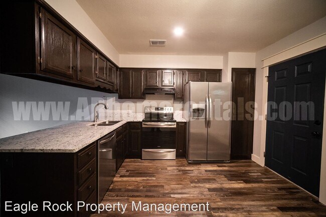 Building Photo - 2 br, 1 bath House - 2330 Tyler Street