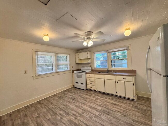 Foto del edificio - 3877 Wilkes St