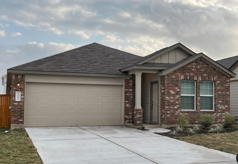 121 Perfect World Lp, Jarrell, TX 76537 House Rental in Jarrell, TX