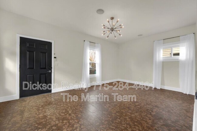 Foto del edificio - 456 E 7th St