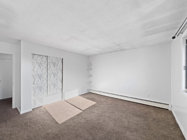 Building Photo - 274 E Haverhill St