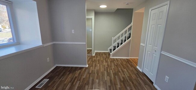 Building Photo - 6974 Knighthood Ln