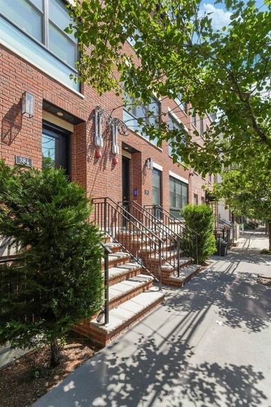 Building Photo - 382 7th St