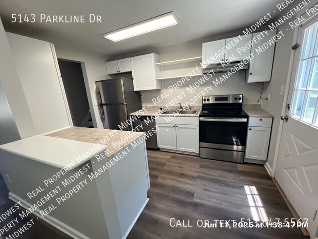 Building Photo - 5143 Parkline Dr