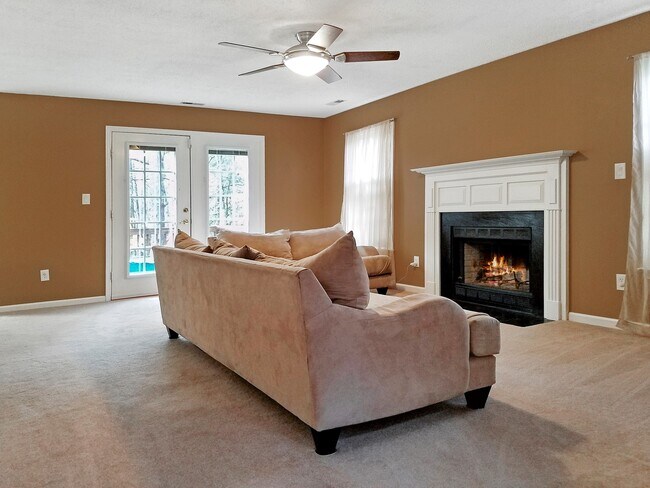 Building Photo - Beautiful Transitional Home!!!