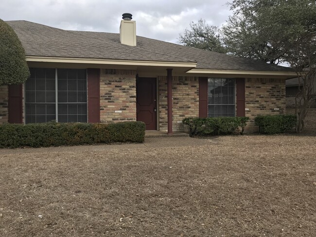 Building Photo - Duplex