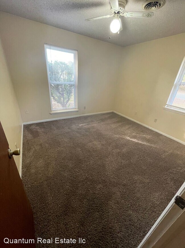 Building Photo - 2 br, 1 bath House - 3301 Fresno Ct.
