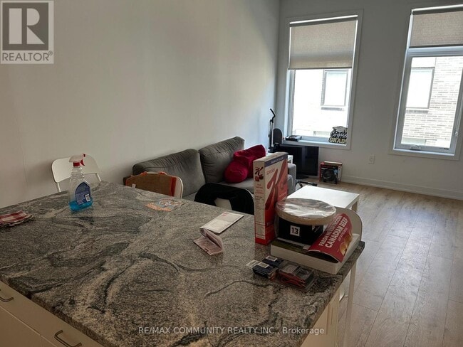 Photo du bâtiment - 1760 Simcoe St N