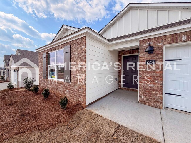 Building Photo - Available NOW! Spacious 5-Bedroom Single Level Home!