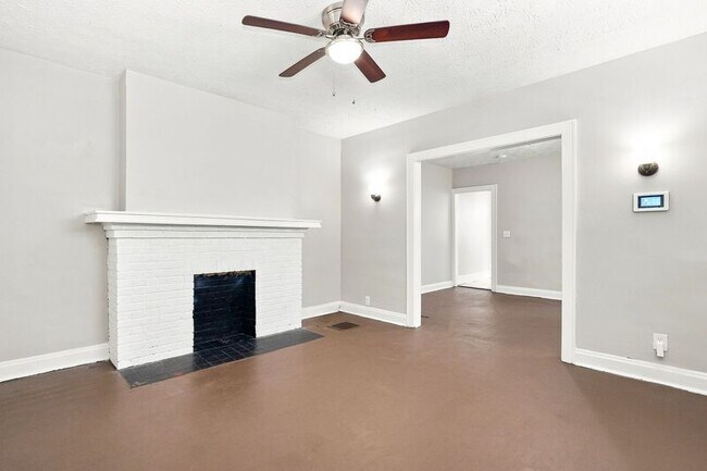 Foto del edificio - 132 S Highland Ave