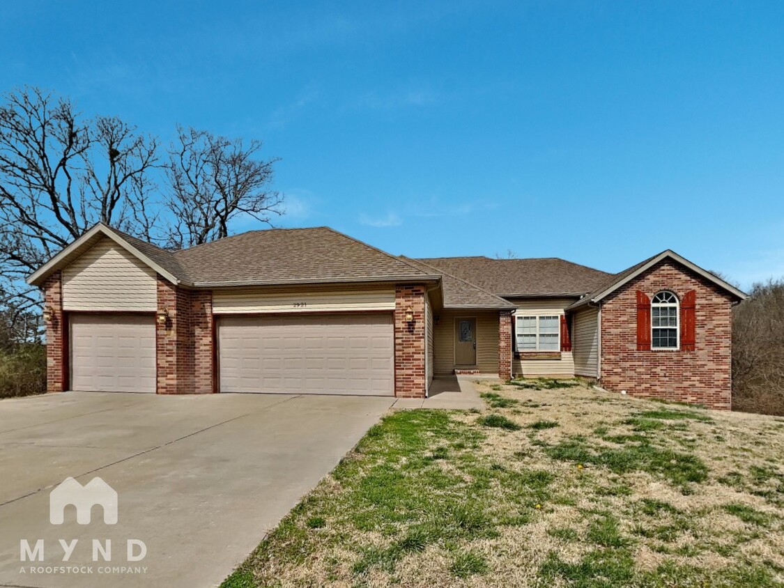 Foto principal - 2921 W Augusta Hills St