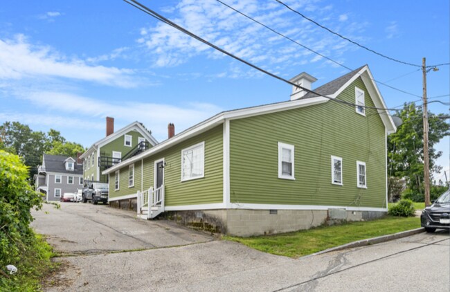 Building Photo - 14 Pierce St