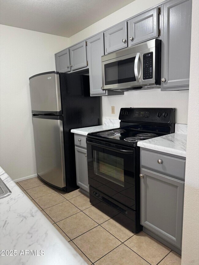 Building Photo - 4114 E Union Hills Dr