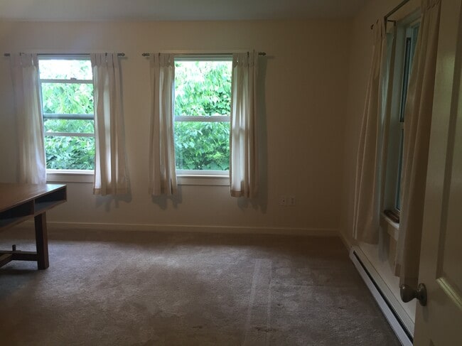 Large living room with great light - 1637 N 53rd St