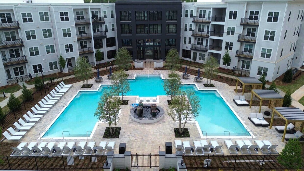 Foto principal - The Collier Sugar Hill Luxury Apartments