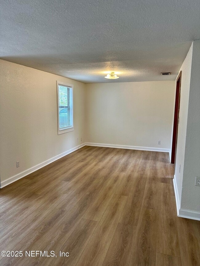 Building Photo - 13625 Hollings St