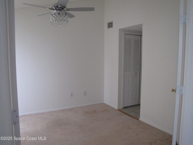 Foto del edificio - 7330 N Cocoa Blvd
