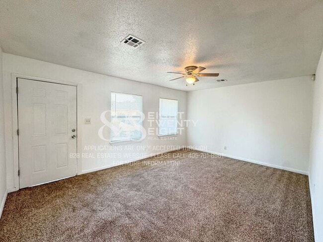 Building Photo - Cute 2 Bed/1 Bath Single Family Home in De...