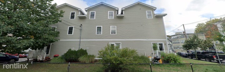 Building Photo - 5 br, 2.5 bath Townhome - 36 Raymond St # ...