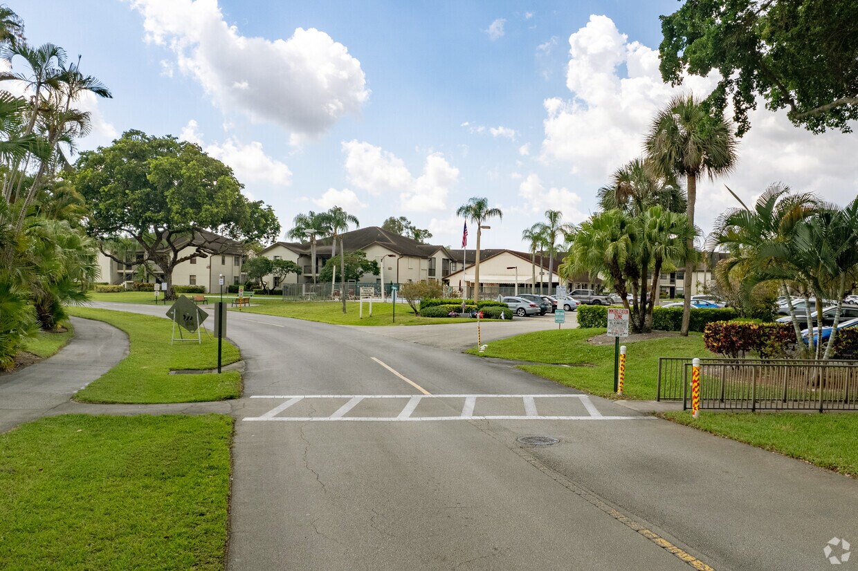Building Photo - Lucerne Pointe Seven Condominiums