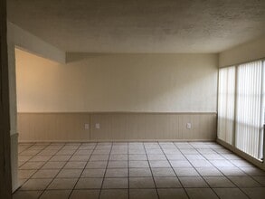 Building Photo - 2811 SW Archer Rd