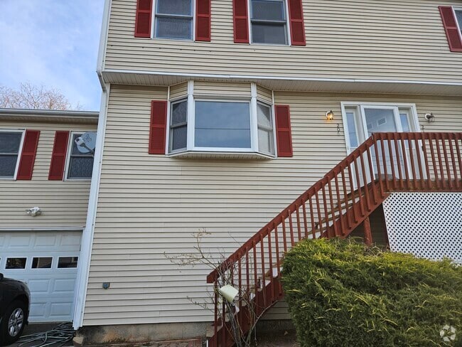 Building Photo - 210 Garibaldi Ave