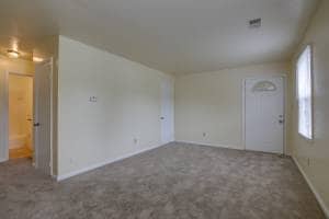 Building Photo - 4110 Queenswood Dr