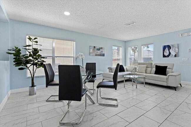 Building Photo - 642 Elderberry Dr