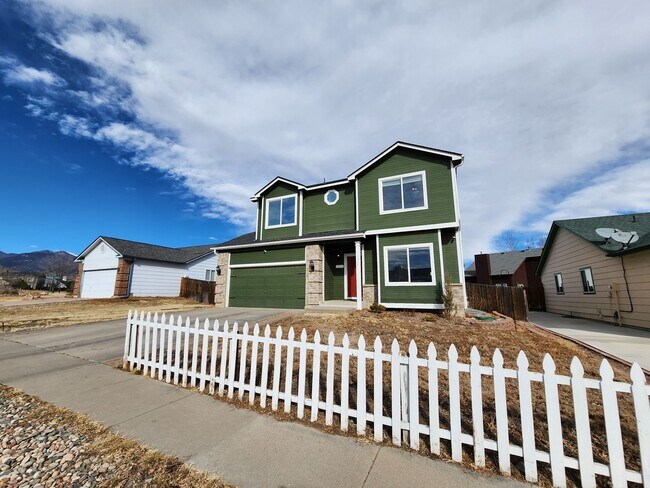 Foto del edificio - 1512 Coolcrest Dr
