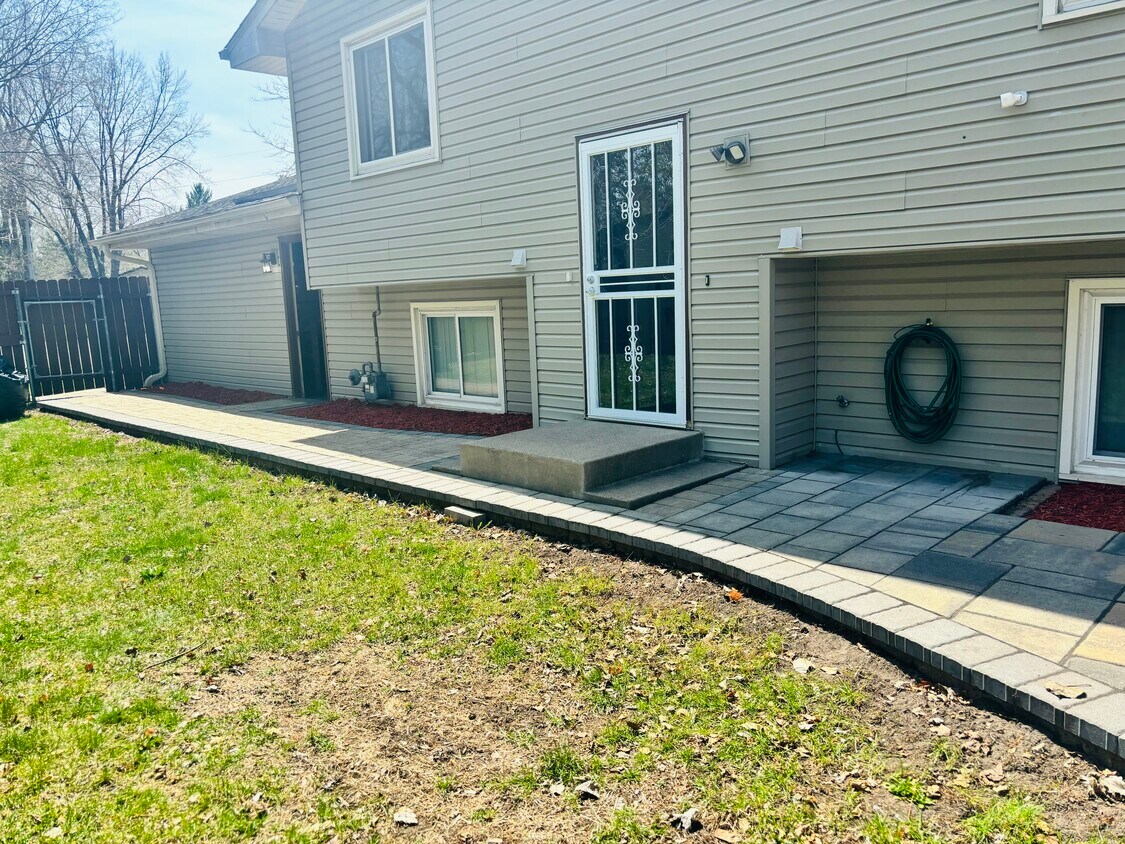 Primary Photo - 2431 112th Ln NW