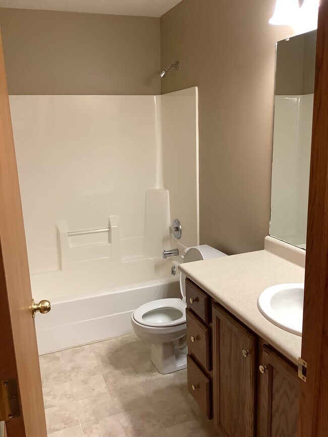 1624 Ohio St, Fremont, NE 68025 Townhome Rentals in Fremont NE