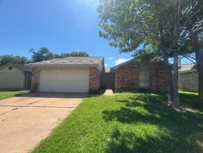 Building Photo - 7218 Arista Dr
