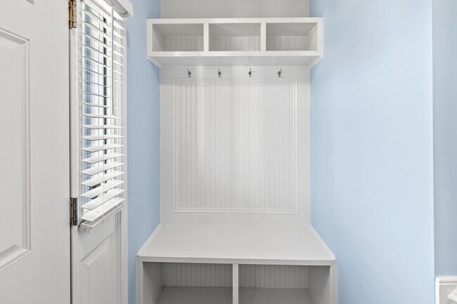 Foto del edificio - 5214 Whirlaway Ln