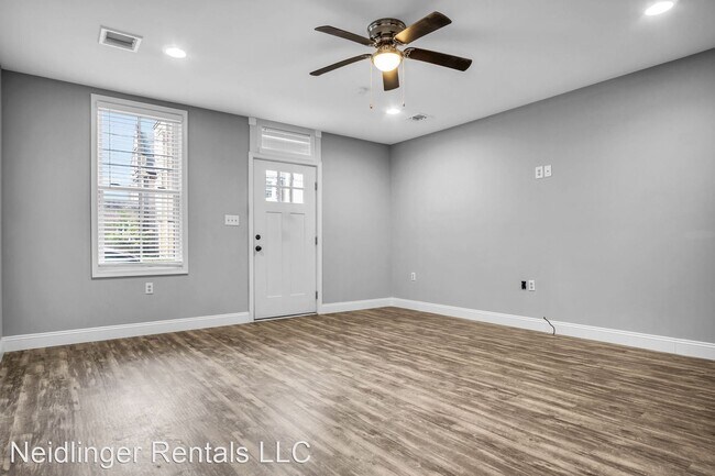 Building Photo - 3 br, 2.5 bath House - 137 E Pomfret Street