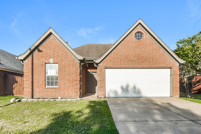 Building Photo - 7642 Fox Hunt Dr E