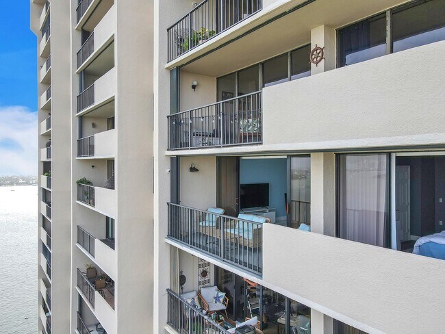 Foto del edificio - 5600 N Flagler Dr