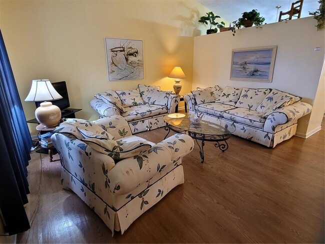 Foto del edificio - 13288 Fowler Ave