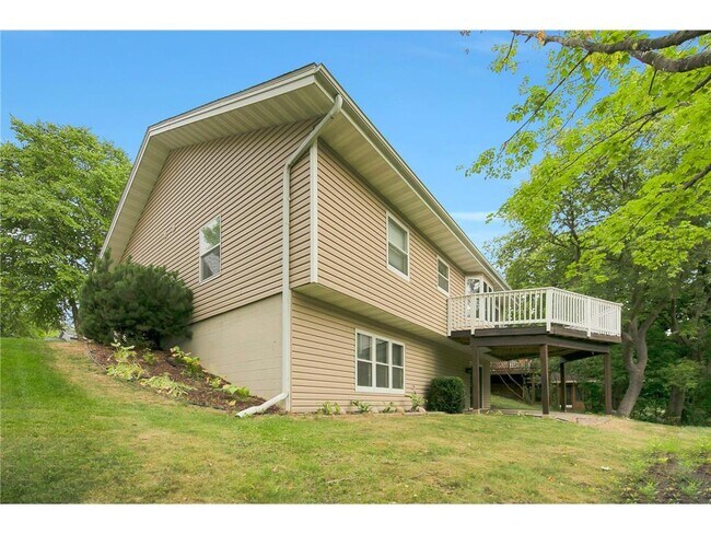 Building Photo - 6281 Whispering Oaks Dr