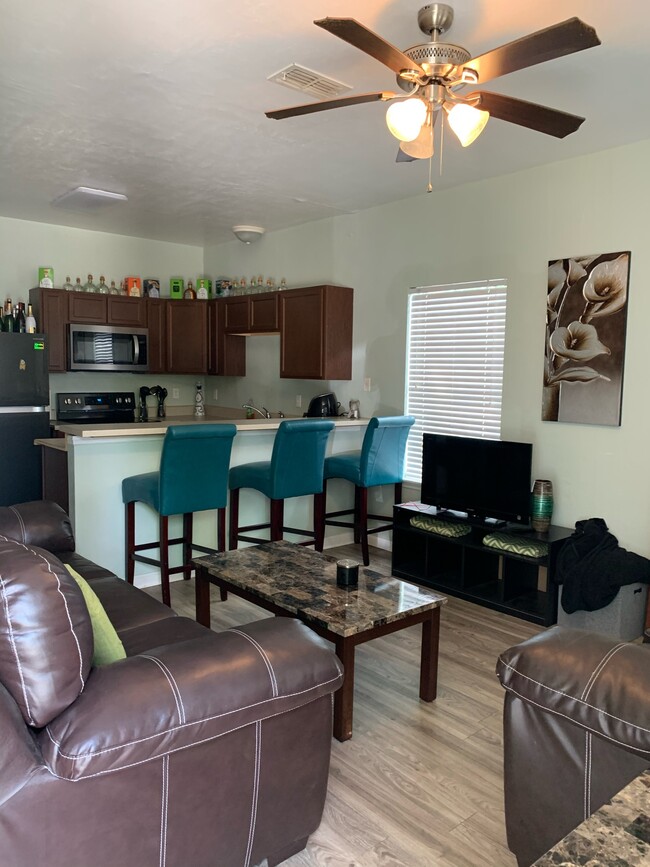 553 Okaloosa St, Tallahassee, FL 32310 Townhome Rentals in