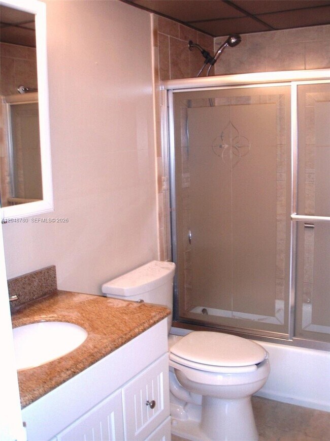Foto del edificio - 6980 NW 186th St